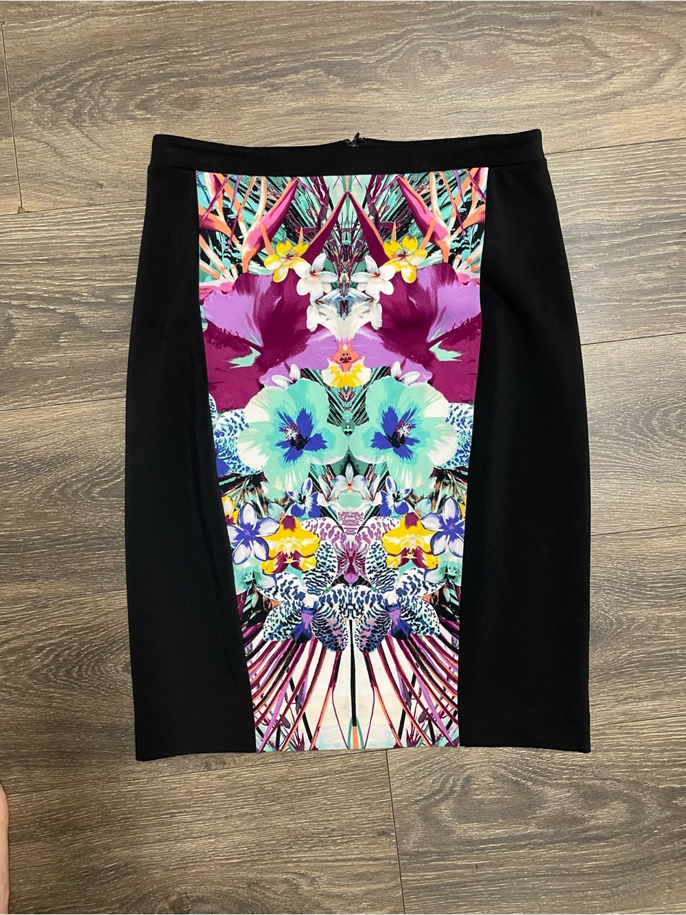 Floral Panel Black Pencil Skirt - Multicolor Comfort fit Nicole Medium zip back